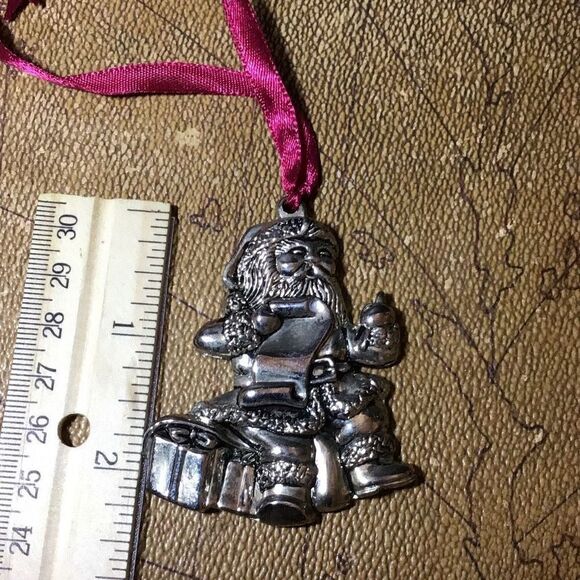 Ornament vintage Gorham Santa checking his list - Picture 1 of 3
